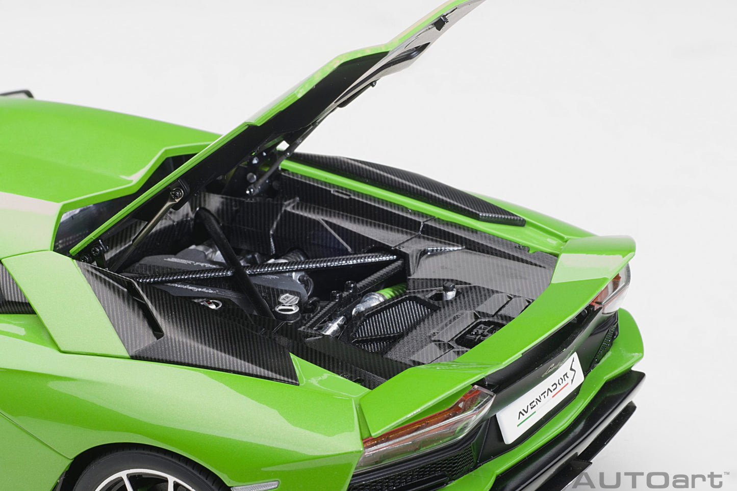 1:18 Lamborghini Aventador S - Verde Mantis/Pearl Green - AUTOart - 79133