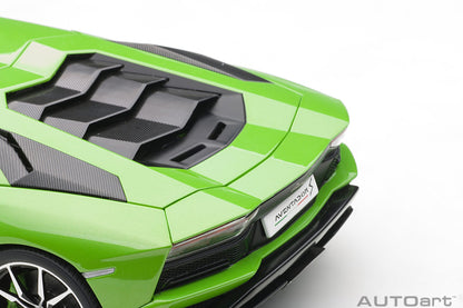 1:18 Lamborghini Aventador S - Verde Mantis/Pearl Green - AUTOart - 79133