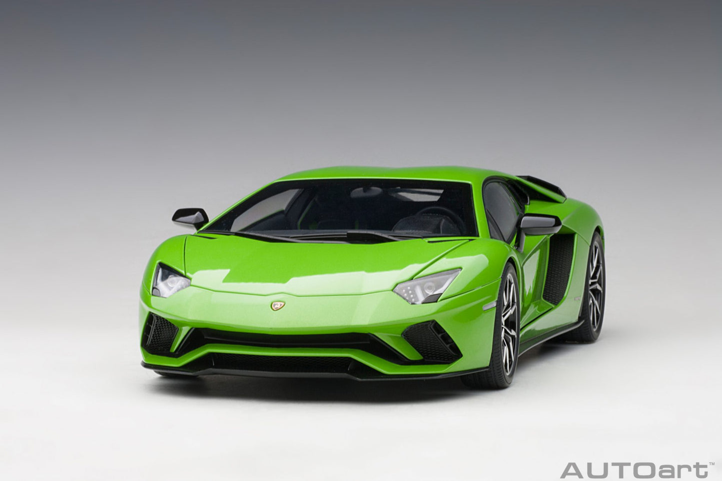 1:18 Lamborghini Aventador S - Verde Mantis/Pearl Green - AUTOart - 79133