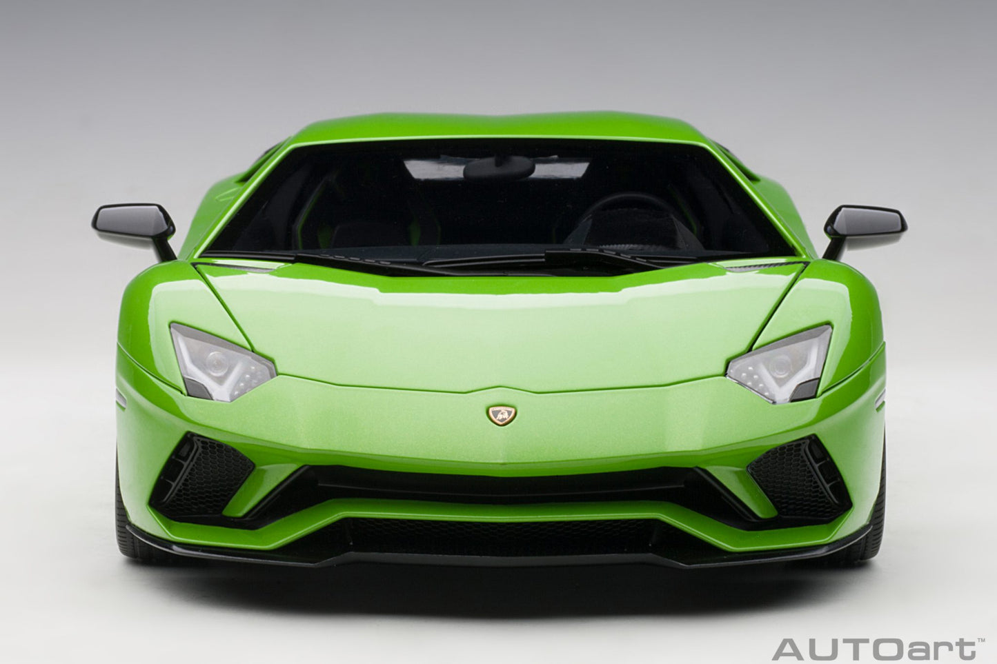 1:18 Lamborghini Aventador S - Verde Mantis/Pearl Green - AUTOart - 79133