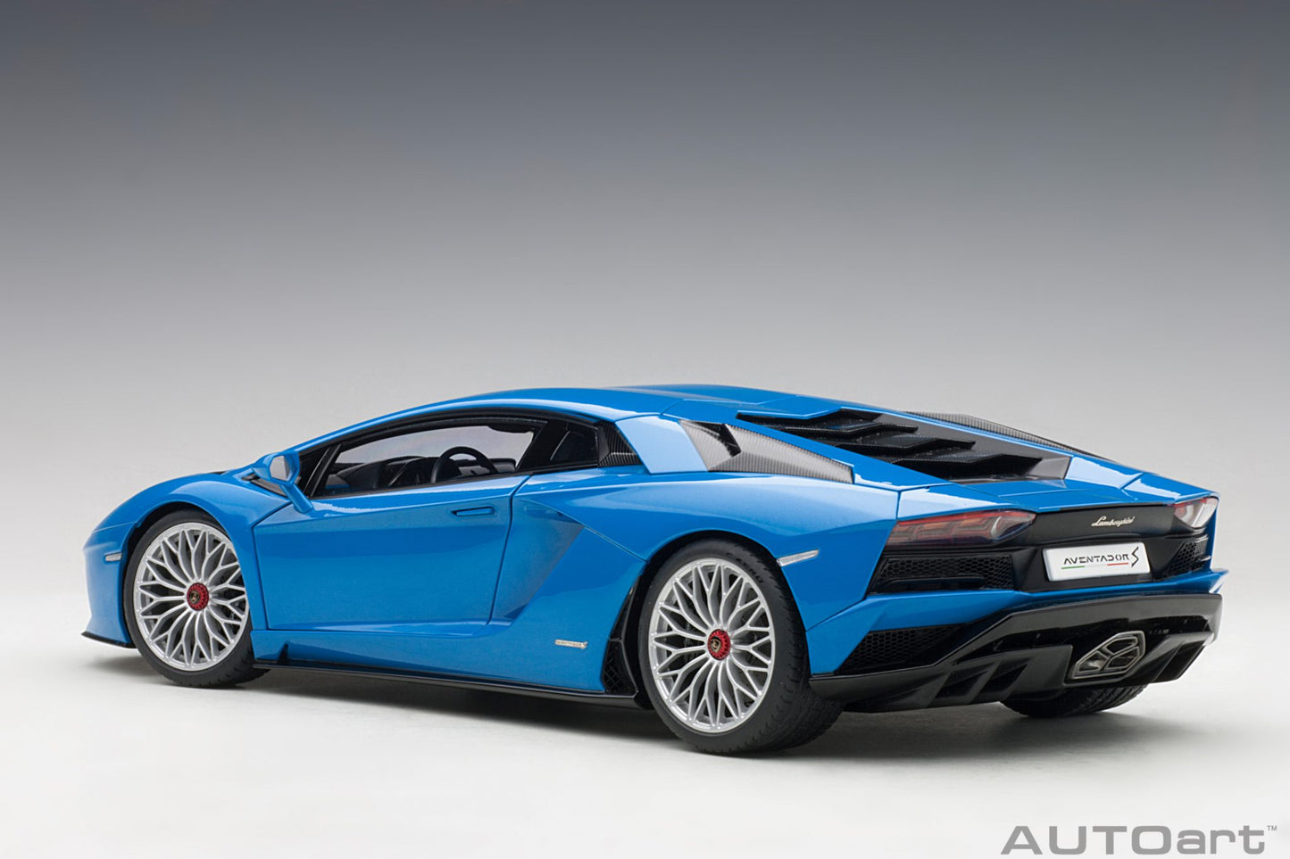1:18 Lamborghini Aventador S - Blue Nila/Pearl Blue - AUTOart - 79134