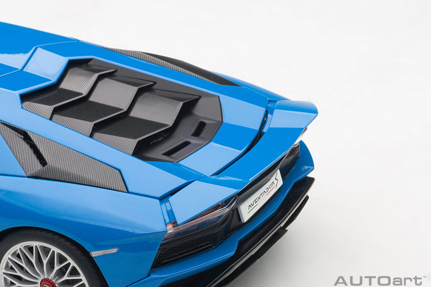 1:18 Lamborghini Aventador S - Blue Nila/Pearl Blue - AUTOart - 79134
