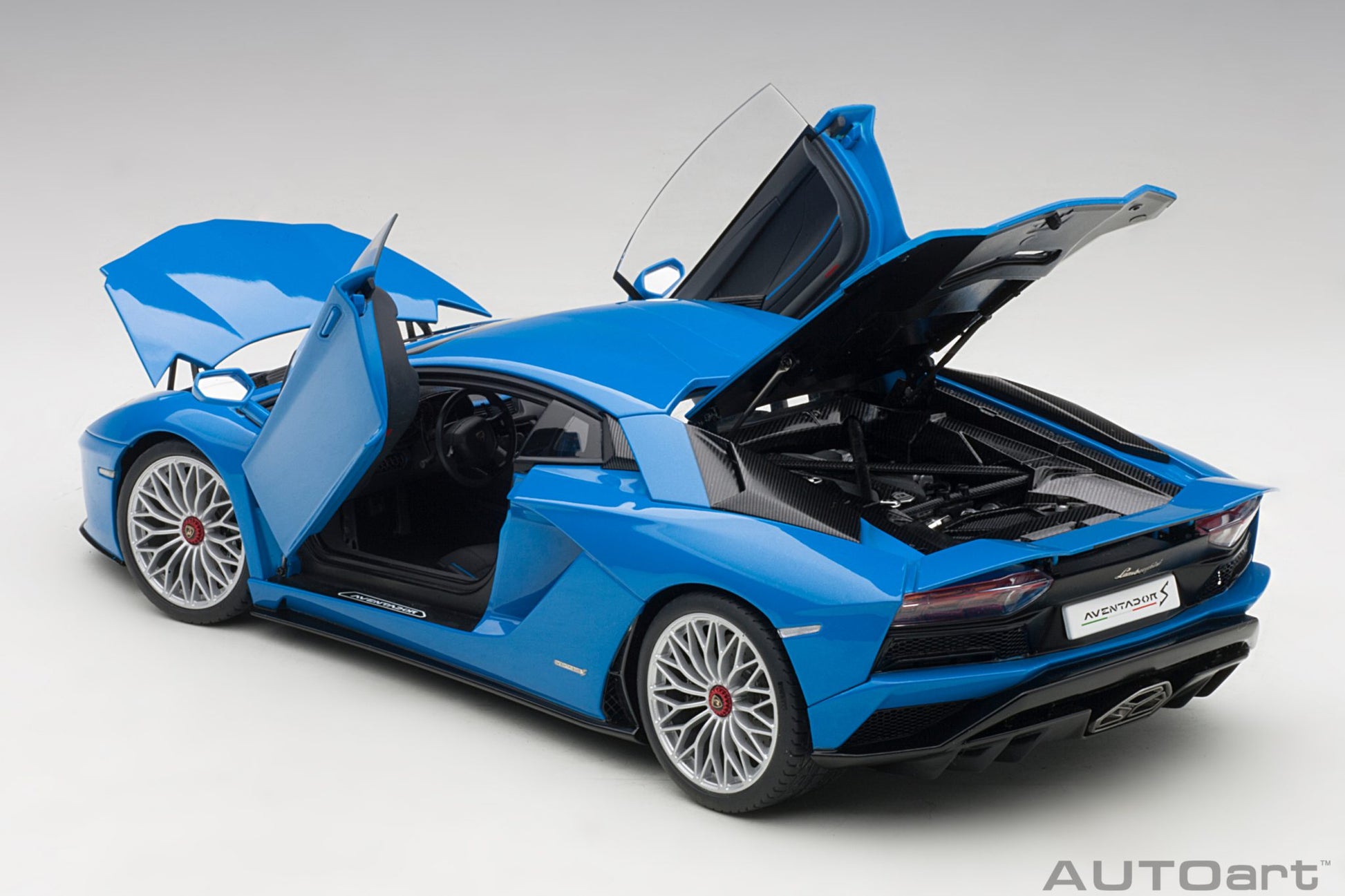 1:18 Lamborghini Aventador S - Blue Nila/Pearl Blue - AUTOart - 79134
