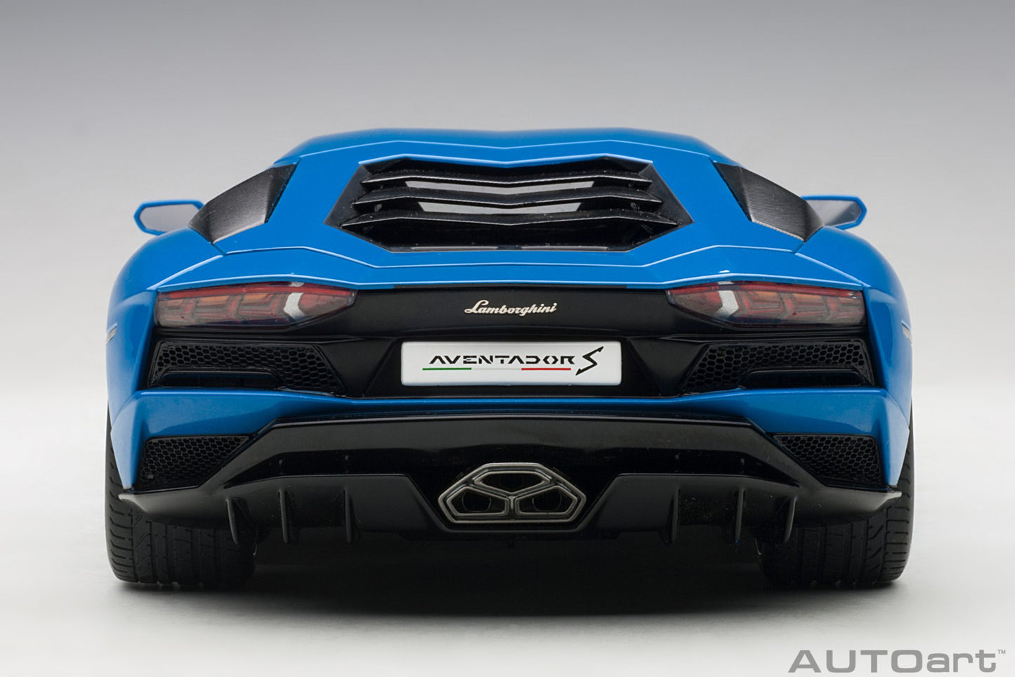 1:18 Lamborghini Aventador S - Blue Nila/Pearl Blue - AUTOart - 79134