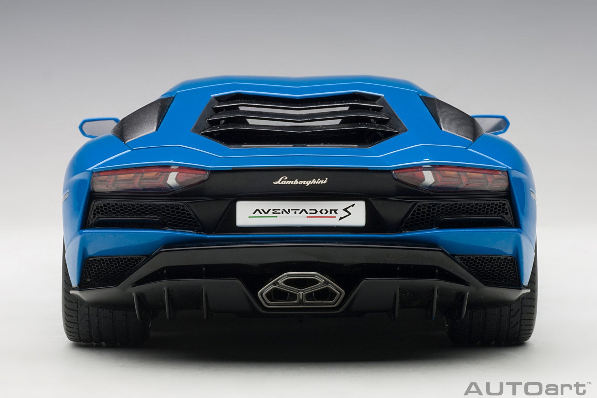 1:18 Lamborghini Aventador S - Blue Nila/Pearl Blue - AUTOart - 79134