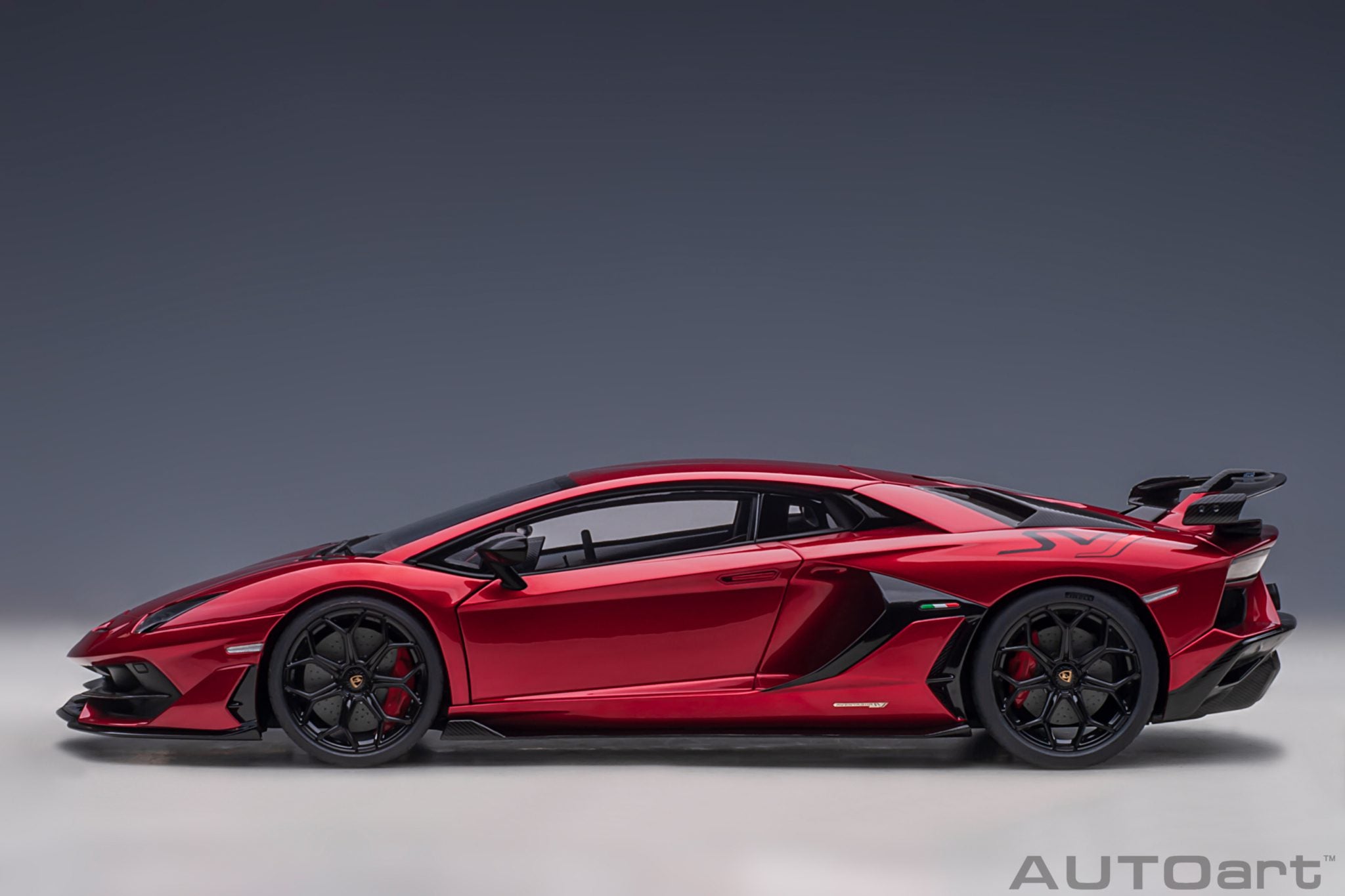 Lamborghini Aventador 1/18 レッド 1:18 Lamborghini Aventador SVJ - Rosso Efesto/Metallic Red