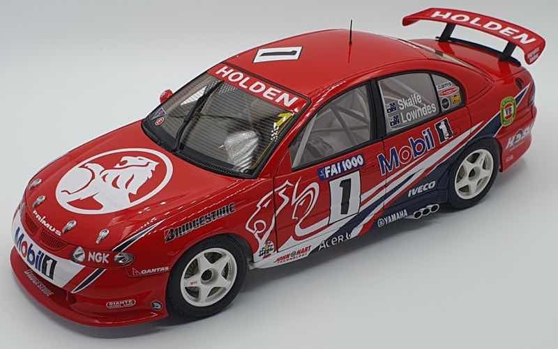 1:18 Holden VT Commodore #1 - 2000 - Bathurst - Holden Racing Team - Mark Skaife - AUTOart - 80069