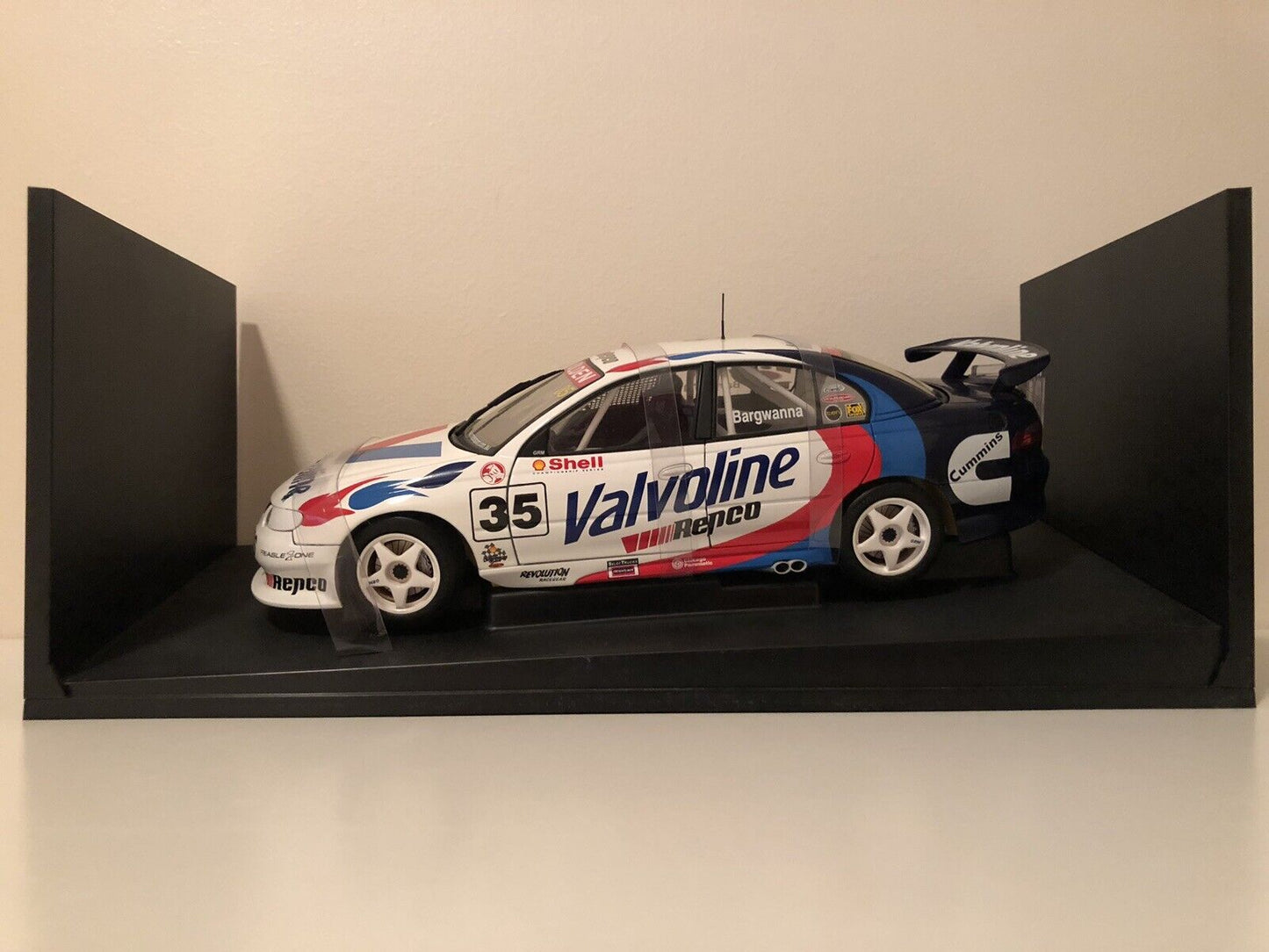 1:18 Holden VX Commodore #35 - 2001 - Supercars Championship - Garry Rogers Motorsport - Jason Bargwanna - AUTOart - 80164