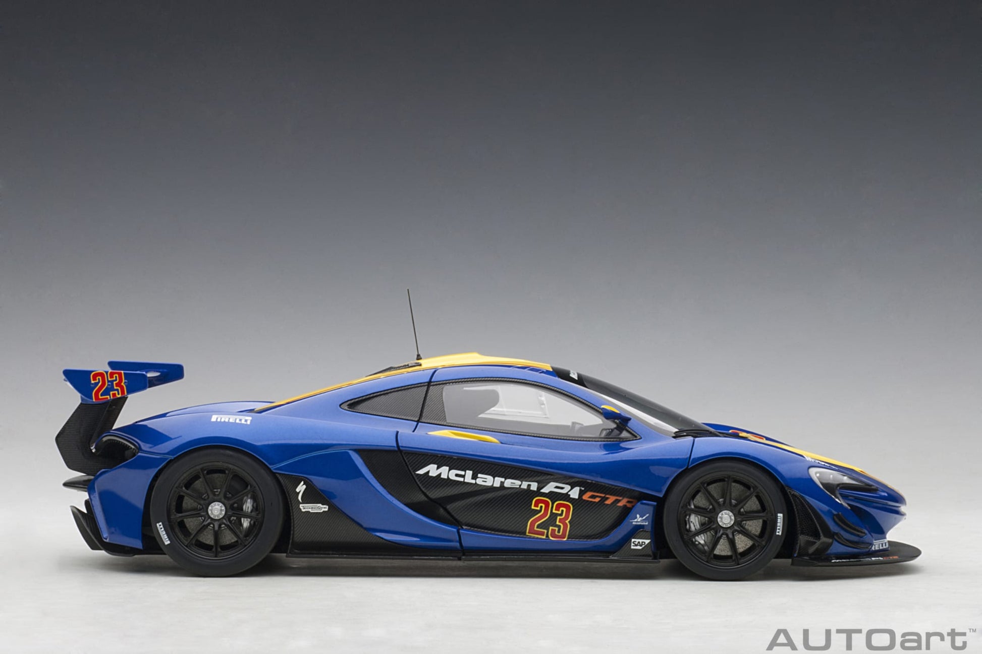 1:18 McLaren P1 GTR - Metallic Blue /Yellow Stripes - AUTOart - 81542