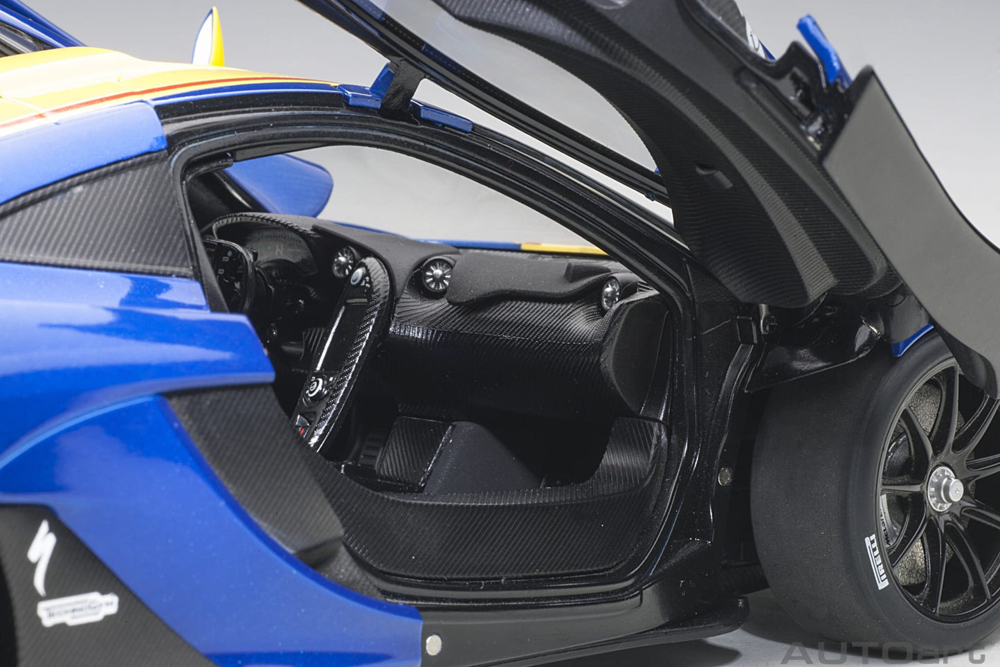 1:18 McLaren P1 GTR - Metallic Blue /Yellow Stripes - AUTOart - 81542