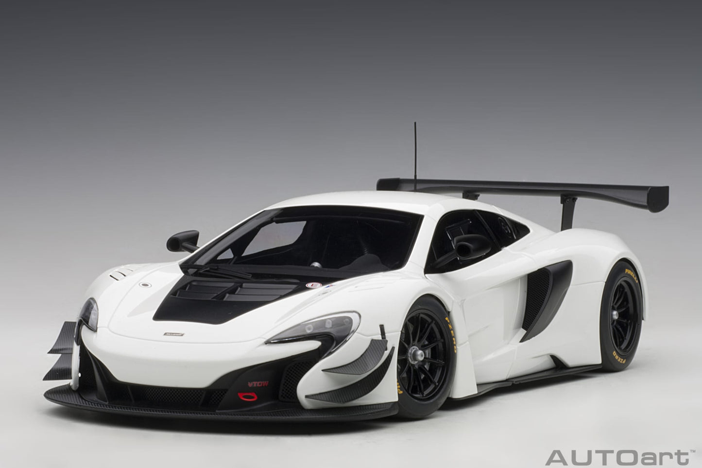 1:18 McLaren 650S GT3 - White /Black Accents - AUTOart - 81640