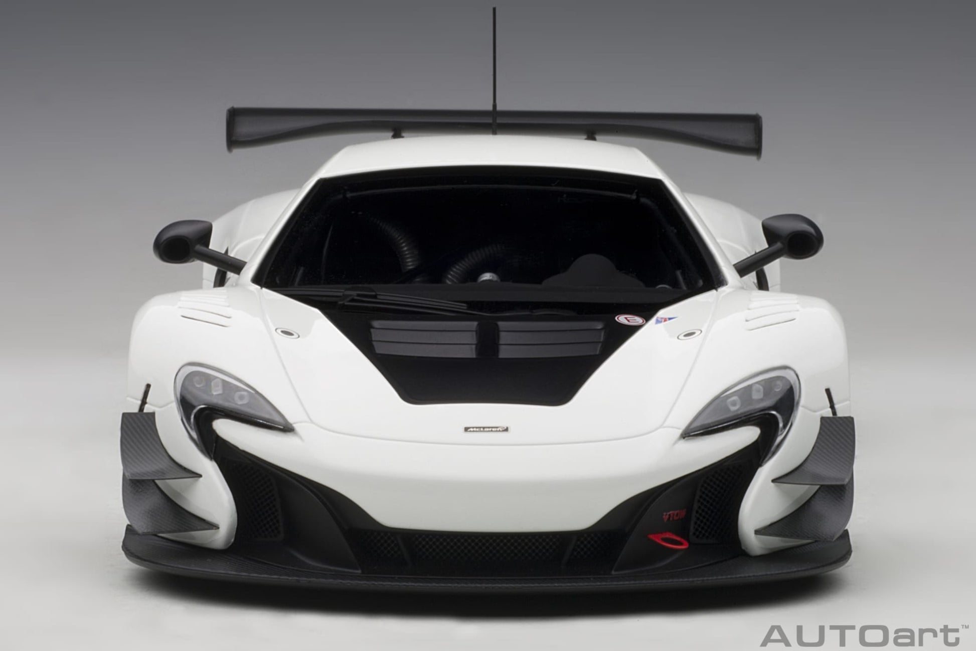 1:18 McLaren 650S GT3 - White /Black Accents - AUTOart - 81640