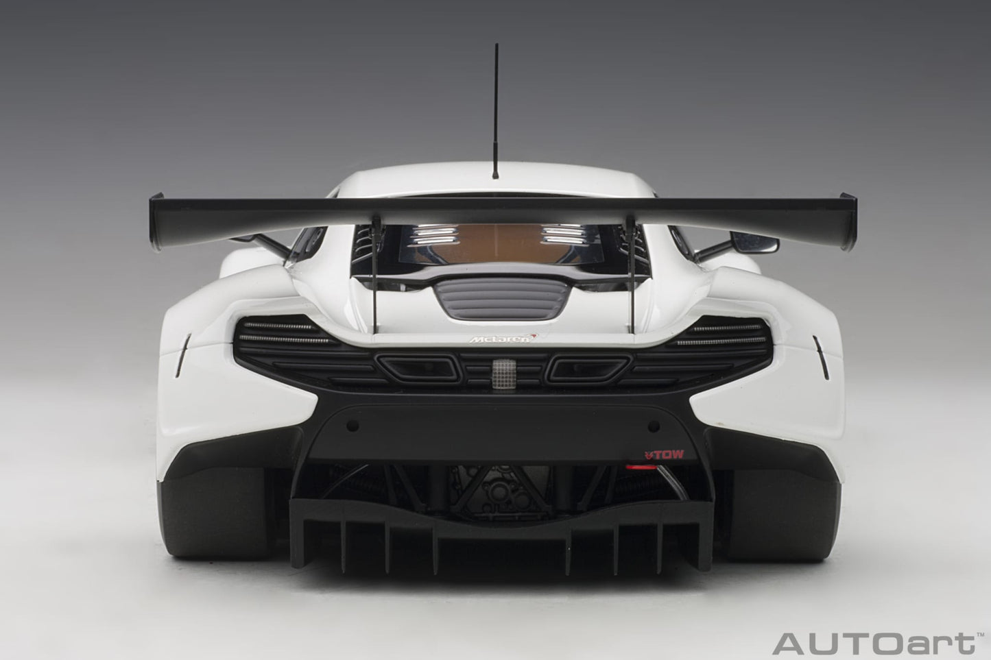 1:18 McLaren 650S GT3 - White /Black Accents - AUTOart - 81640