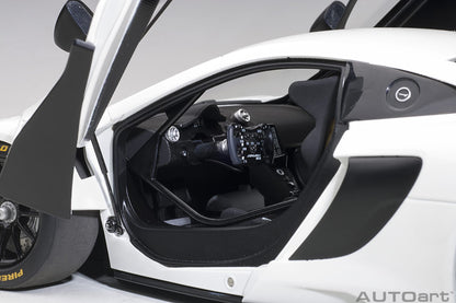 1:18 McLaren 650S GT3 - White /Black Accents - AUTOart - 81640