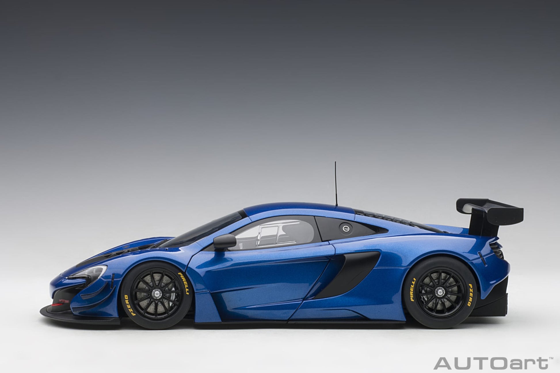 1:18 McLaren 650S GT3 - Blue /Black Accents - AUTOart - 81641