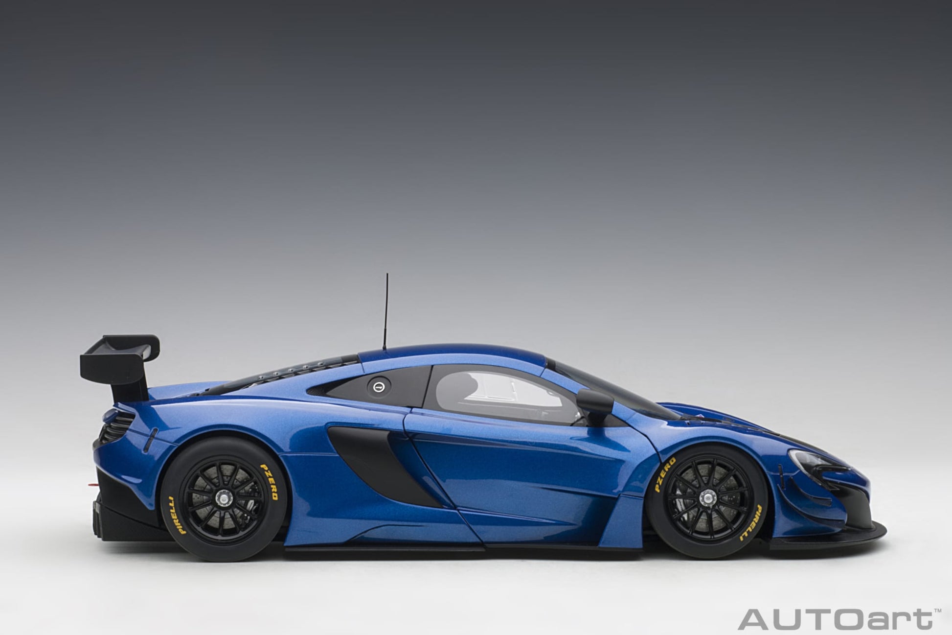 1:18 McLaren 650S GT3 - Blue /Black Accents - AUTOart - 81641