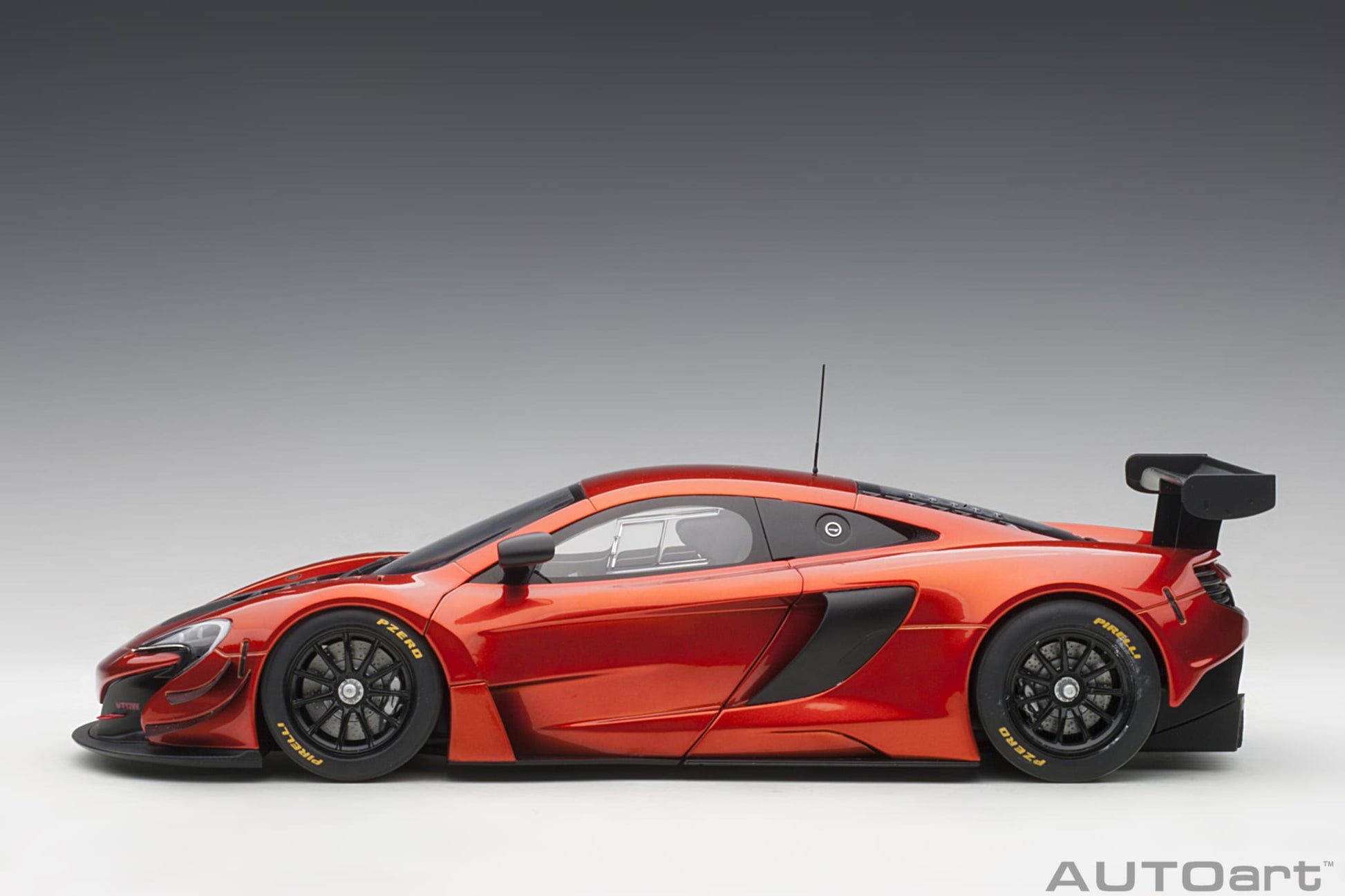 1:18 McLaren 650S GT3 - Volcano Orange /Black Accents - AUTOart - 81642