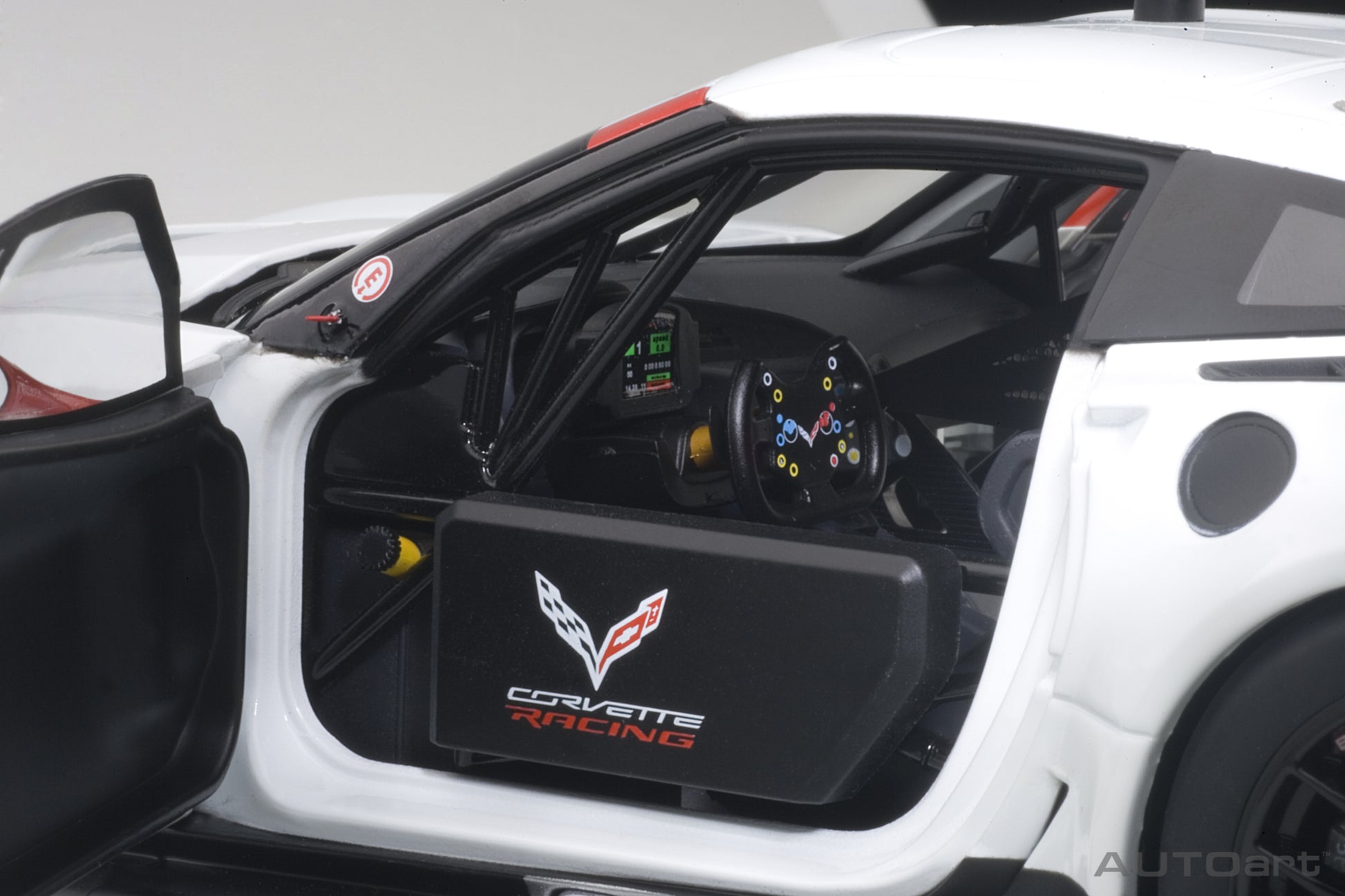 1:18 Chevrolet Corvette C7.R - Plain Colour Version - White /Red Accents - AUTOart - 81650