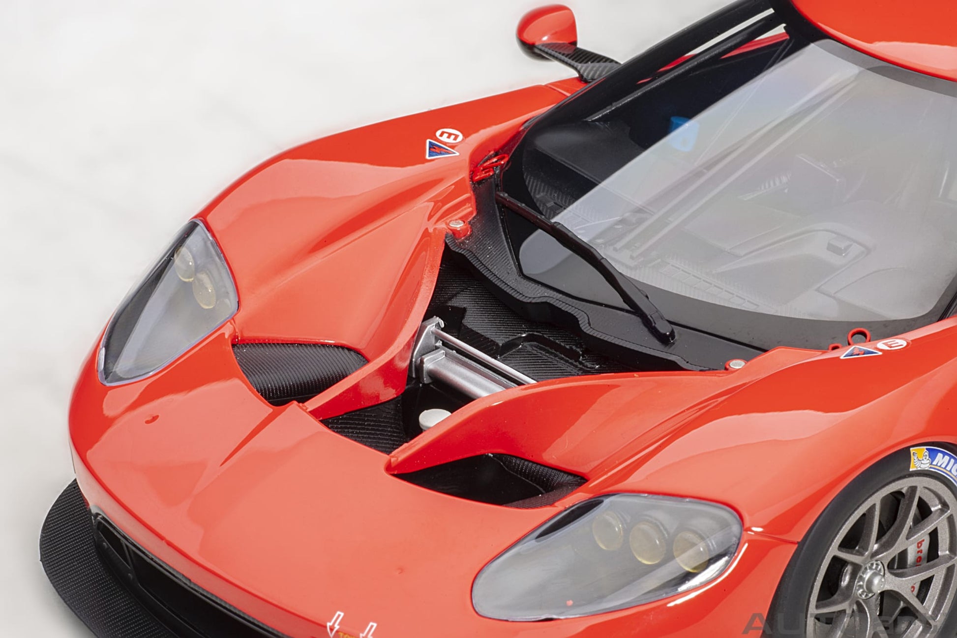 1:18 Ford GT - Plain Colour Version - LeMans - Red - AUTOart - 81811