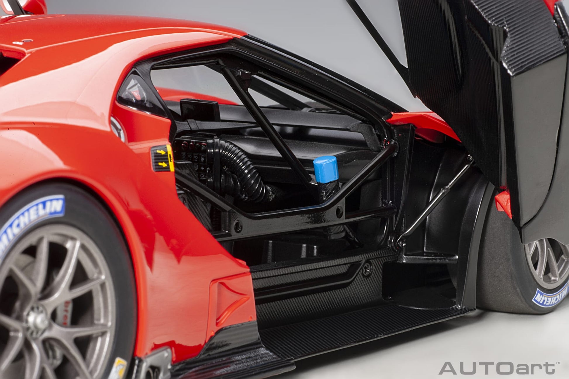 1:18 Ford GT - Plain Colour Version - LeMans - Red - AUTOart - 81811