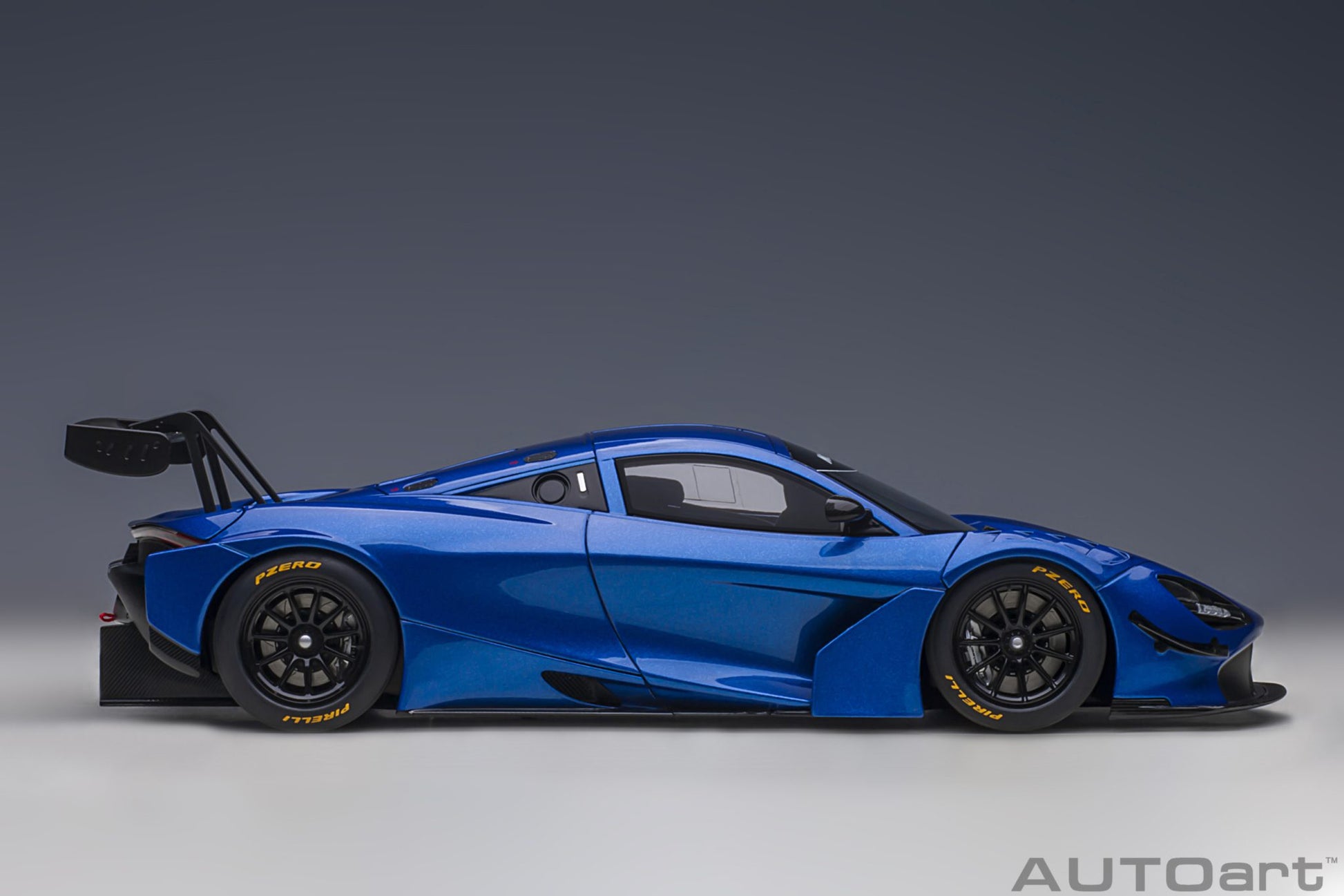 1:18 McLaren 720S GT3 - Azure Blue - AUTOart - 81970