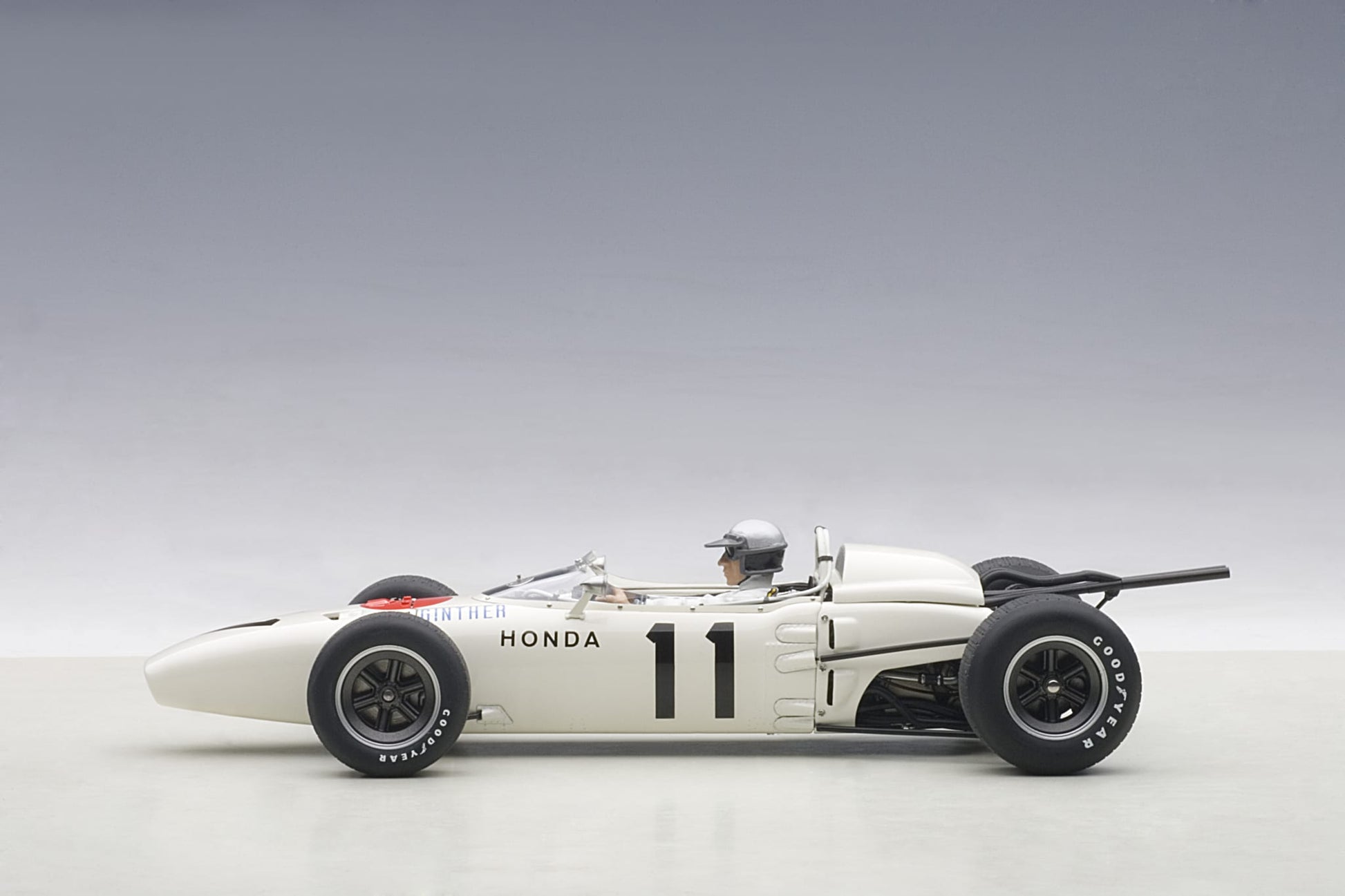 1:18 Honda RA272 F1 #11 - Mexico GP Winner - 1965 - Formula 1 - Honda - Richie Ginther - AUTOart - 86599