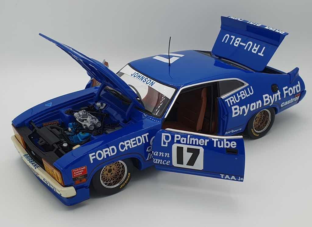 1:18 Ford XC Falcon Coupe #17 - 1979 - Lakeside - Dick Johnson - AUTOart - 87611