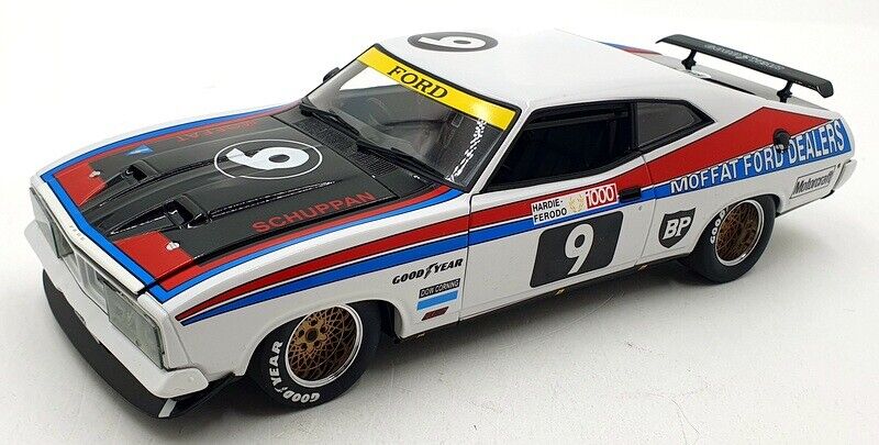 1:18 Ford XB Falcon GT Hardtop #9 - 1976 - Bathurst - Moffat Ford Dealers - Allan Moffat - AUTOart - 87613