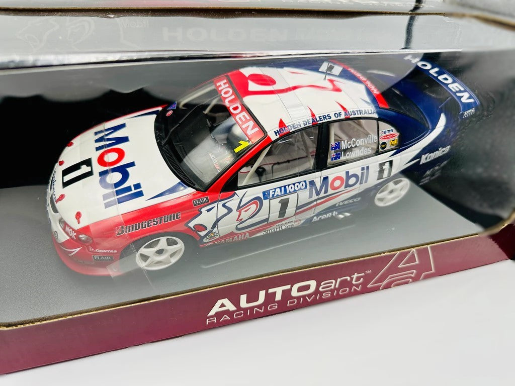 1:18 Holden VT Commodore #1 - 1999 - Bathurst - Holden Racing Team - Craig Lowndes - AUTOart - 89964