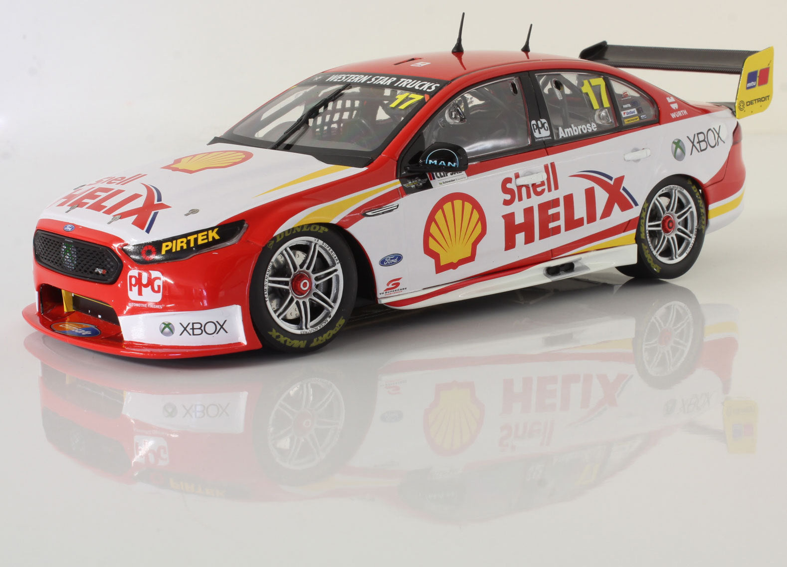 1:18 Ford FGX Falcon #17 - Clipsal 500 - 2015 - Supercars Championship - DJR Team Penske - Marcos Ambrose - Apex Replicas - AD81403