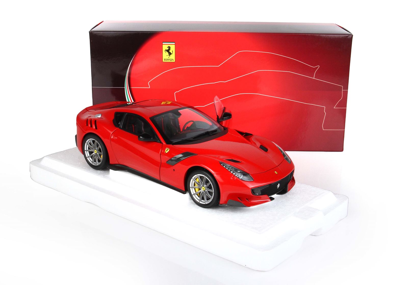 1:18 Ferrari F12 TDF Rosso Corsa 322 - BBR Models - BBR182101