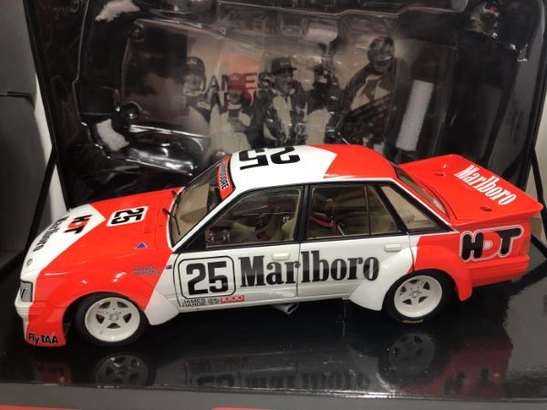 1:18 Holden VK Commodore #25 - 1984 - Bathurst - Holden Dealer Team - John Harvey - Biante Model Cars - B182704E