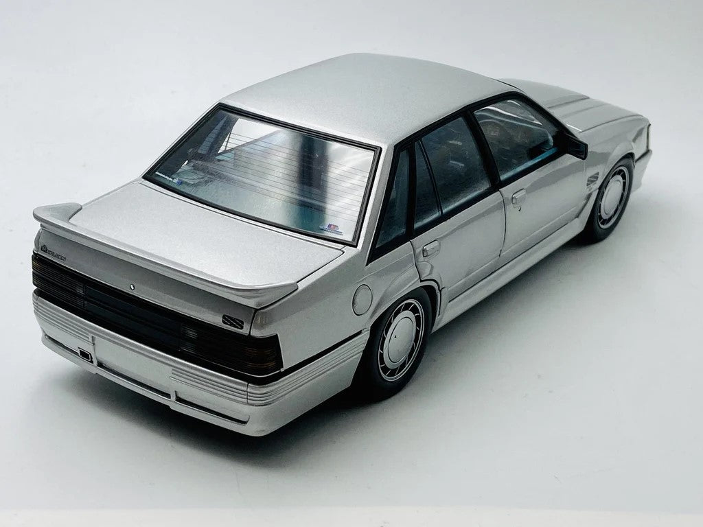 1:18 Holden VK Commodore SS Group 3 - Asteroid Silver - Biante Model Cars - B182705A