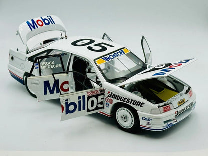 1:18 Holden VN Commodore SS Group A #05 - 1991 - Bathurst - Mobil 1 Racing - Peter Brock - Biante Model Cars - B182706B