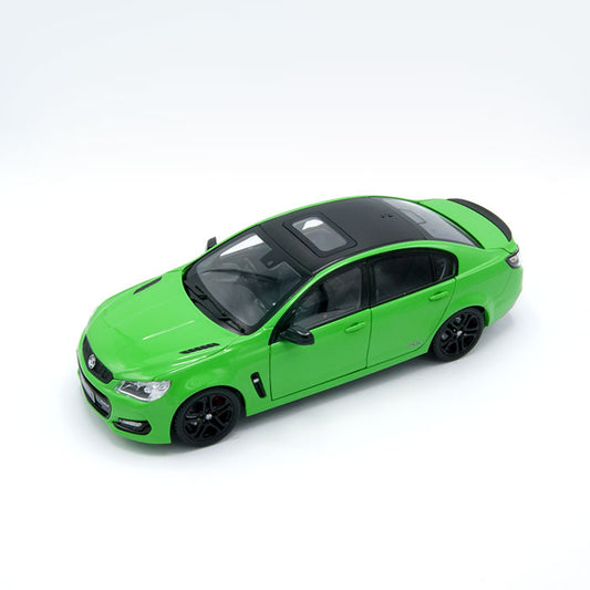 1:18 Holden VF Commodore SSV Redline II - 2017 - Spitfire Green - Biante Model Cars - B182717B