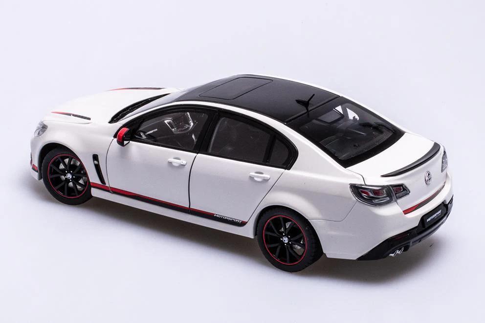 1:18 Holden VFII Commodore Motorsport Edition - 2017 - Heron White - Biante Model Cars - B182717M
