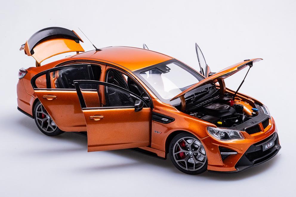 1:18 Holden HSV GTSR W1 - Light My Fire - Biante Model Cars - B182817C