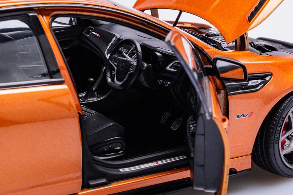 1:18 Holden HSV GTSR W1 - Light My Fire - Biante Model Cars - B182817C