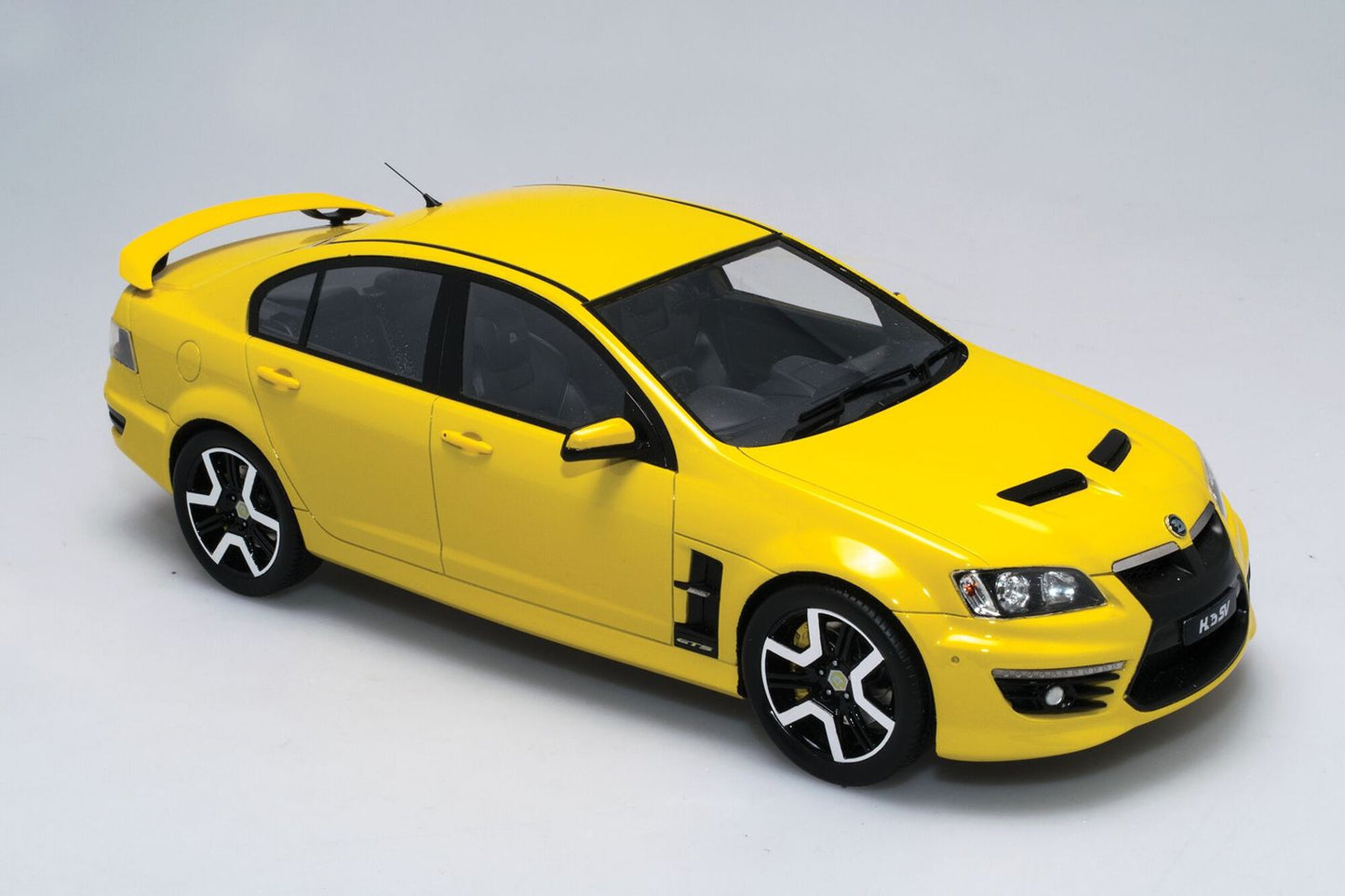 1:18 Holden HSV E3 GTS - Hazard Yellow - Biante Model Cars - BR18404C