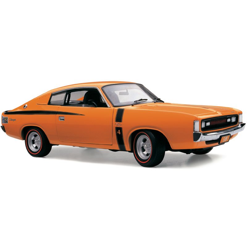 1:18 Chrysler VH Valiant E49 R/T Charger 'Big Tank' - 1972 - Vitamin C - Classic Carlectables - 18060