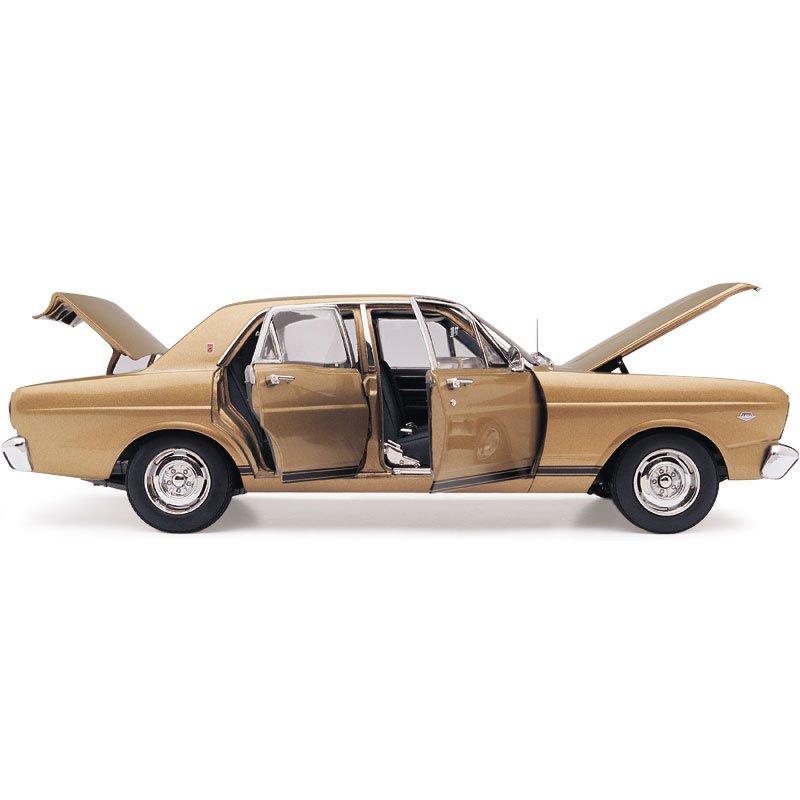 1:18 Ford XR Falcon GT - 1967 - GT Gold - Classic Carlectables - 18070