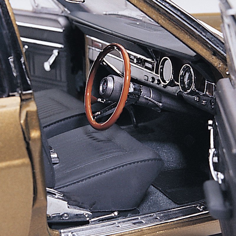 1:18 Ford XR Falcon GT - 1967 - GT Gold - Classic Carlectables - 18070
