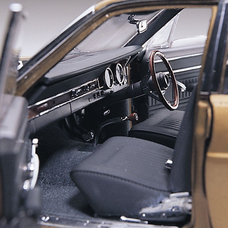 1:18 Ford XR Falcon GT - 1967 - GT Gold - Classic Carlectables - 18070