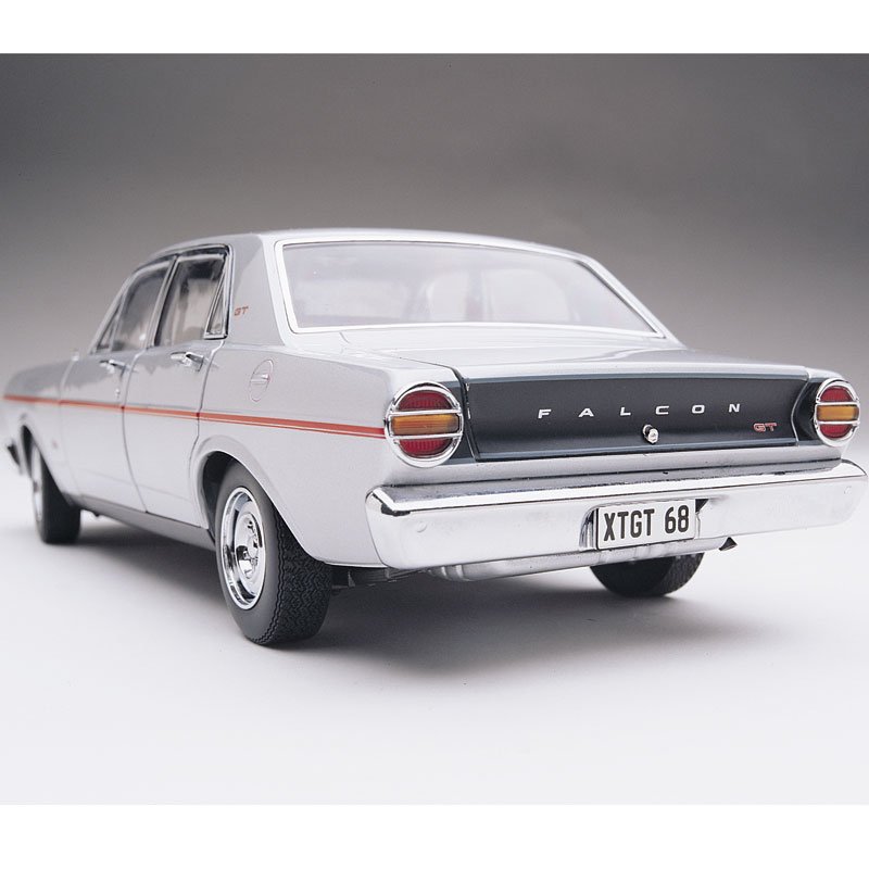 1:18 Ford XT Falcon GT - 1968 - Silver - Classic Carlectables - 18073