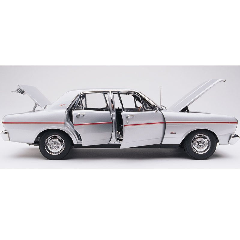 1:18 Ford XT Falcon GT - 1968 - Silver - Classic Carlectables - 18073