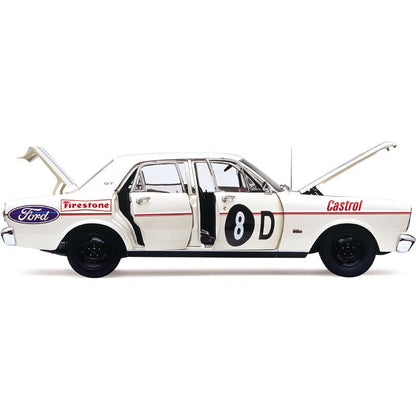 1:18 Ford XT Falcon GT #8D - 1968 - Bathurst - Ian Geoghegan - Classic Carlectables - 18075