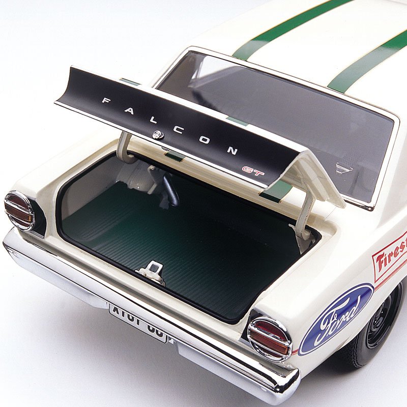 1:18 Ford XT Falcon GT #8D - 1968 - Bathurst - Ian Geoghegan - Classic Carlectables - 18075