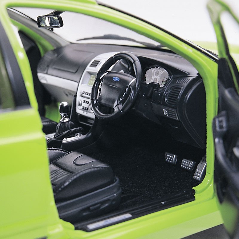 1:18 Ford BA FPV GT Sedan - Citric Acid - Classic Carlectables - 18082
