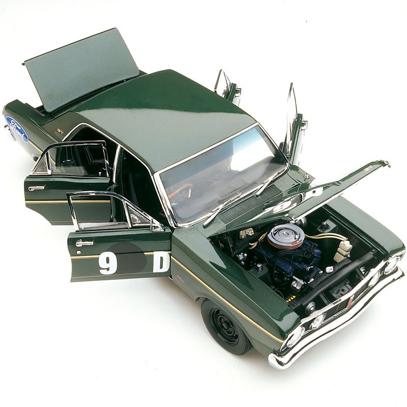 1:18 Ford XT Falcon GT #9D - 1968 - Bathurst - Ford Motor Company of Australia - Fred Gibson - Classic Carlectables - 18086