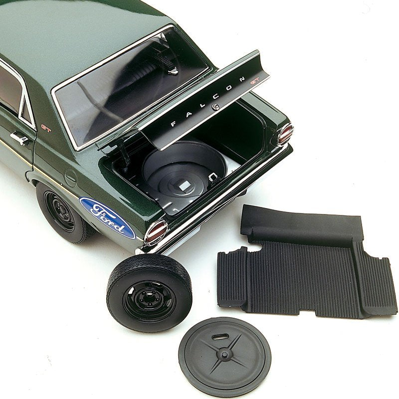 1:18 Ford XT Falcon GT #9D - 1968 - Bathurst - Ford Motor Company of Australia - Fred Gibson - Classic Carlectables - 18086